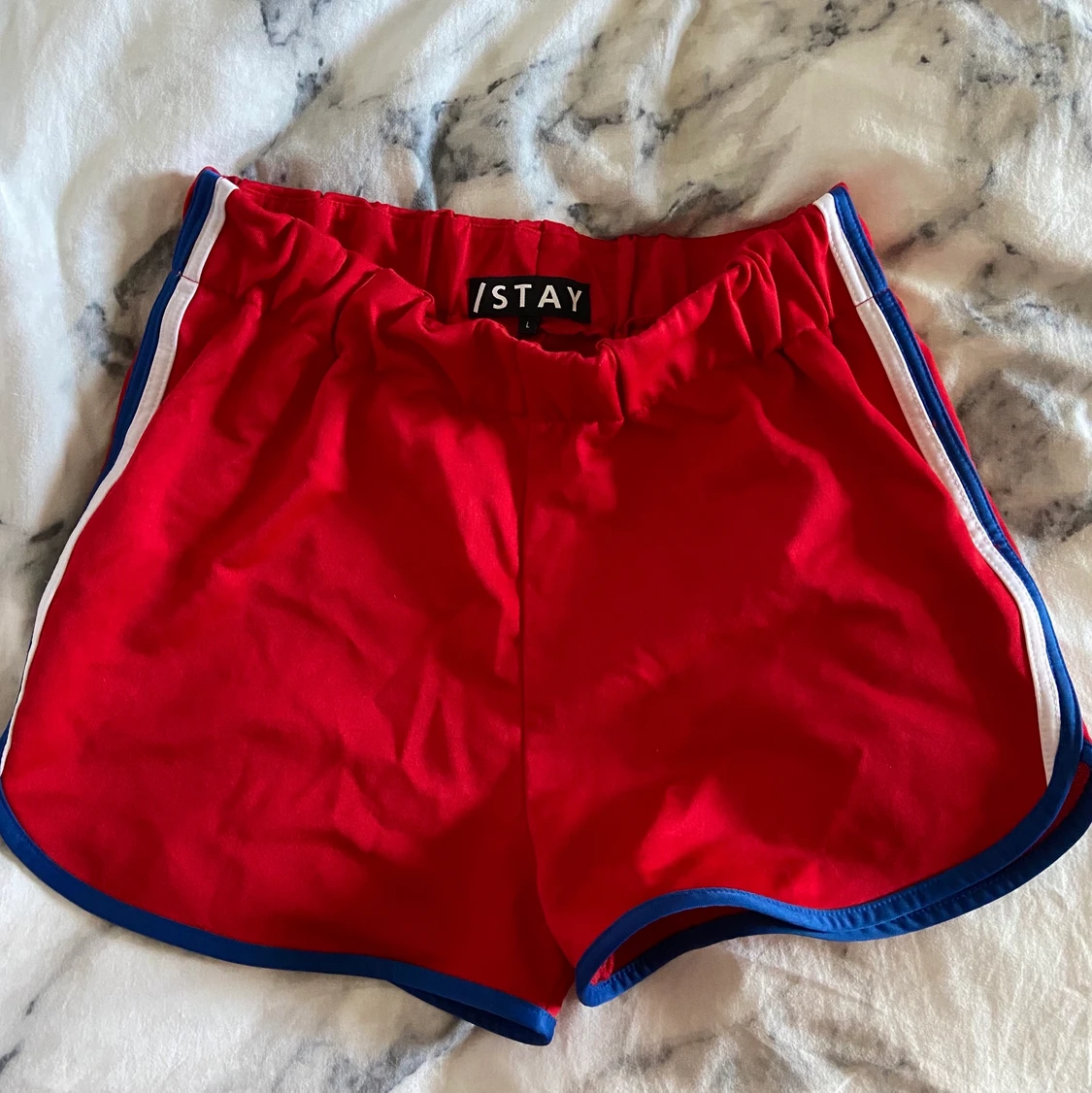 Röda shorts 
