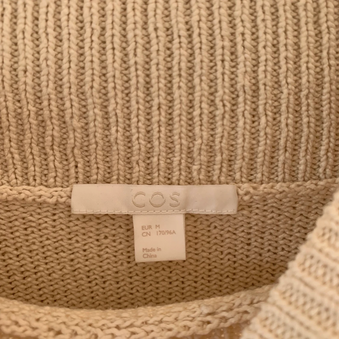 Stickad tröja  - 90