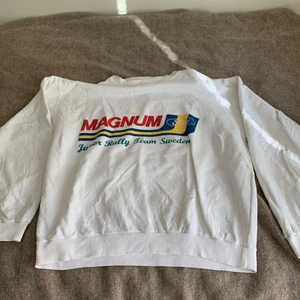 Magnum sweatshirt storlek L/M - Vintage Magnum sweatshirt som passar L/M. Bra kondition, väldigt bekväm.