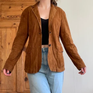 Mockakavaj - Figursydd kavaj i mycket bra kvalite! Köpt på Pop i Stockholm för 690kr. 