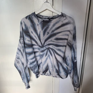 Tröja från HM  - Sparsamt använd tröja från HM. Storlek M. 