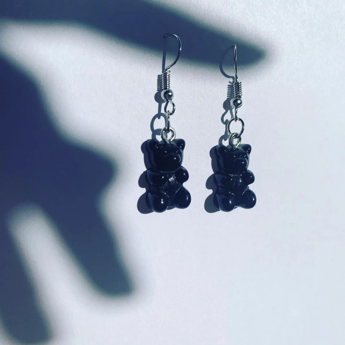 Svart Björn örhängen 