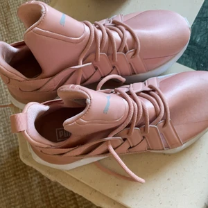 Puma sneakers  - Använda 1 gång 