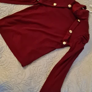 Söt tröja - Bomulls material. Aldrig använd. 