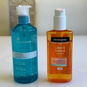 Två ansiktsrengöringar - Säljer två stycken ansiktsrengöringar, den från yves rocher är oöppnad 100kr och den från neutrogena är testad 50kr. 