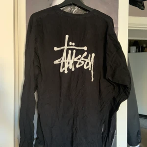 Stussy långärmad t-shirt - 🫐