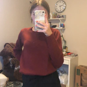 Stickad Tröja - Urgullig stickad tröja