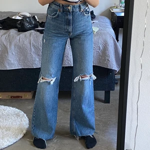 Jeans - Jeans från ginatricot! Aldrig använda och som i helt nytt skick. Köparen står för frakten❤️ storlek 34