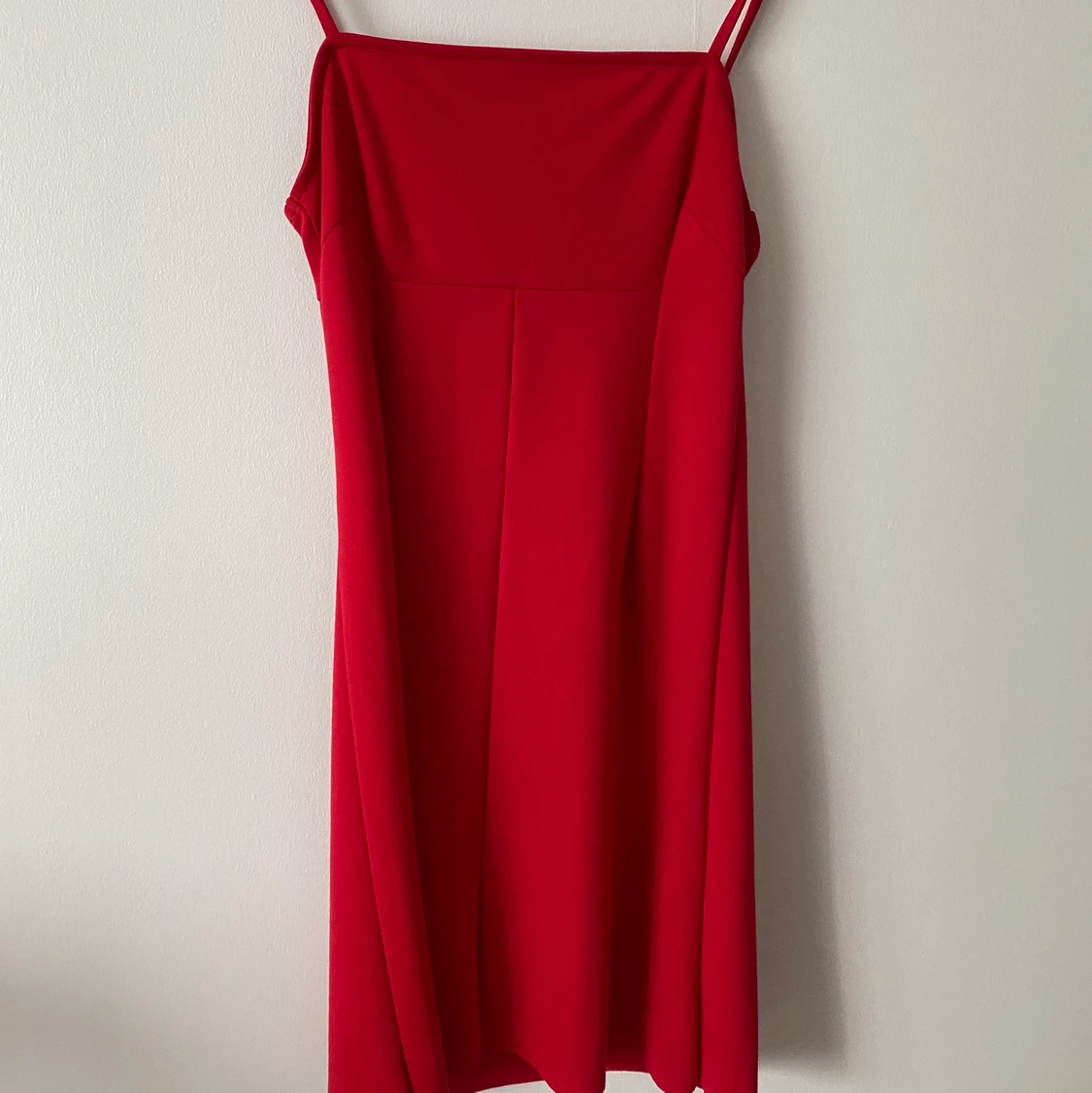 Röd NELLY klänning - 90