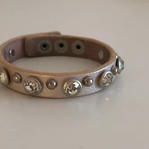 Armband - Säljer snyggt armband från våga🥰