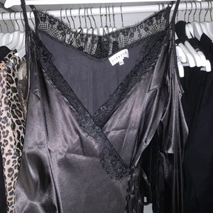 Lioness blus  - Använd en gång, passar XS-M 