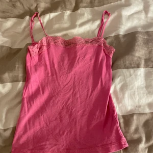 rosa linne - aldrig användt och har ingen aning vart det är ifrån.