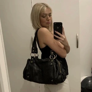 Väska  - Jätte fin väska med jätte fina detaljer 