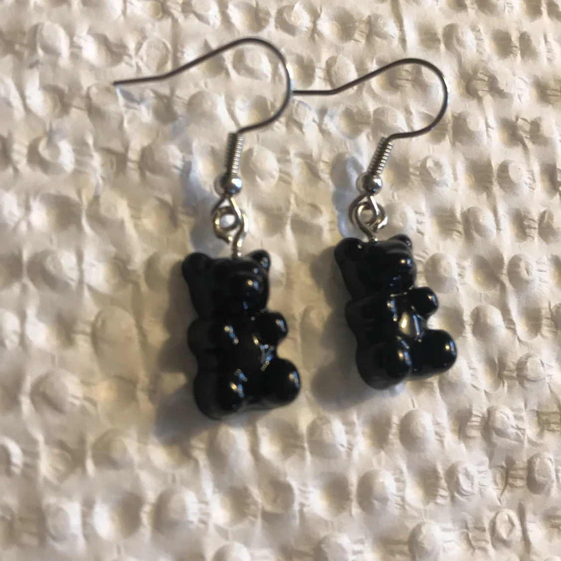 Svarta gummibjörn örhängen🖤 - 91