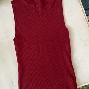 Helt ny topp - Fin tröja helt ny, strl S