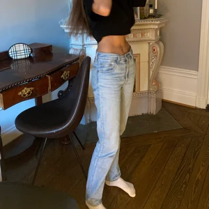 LEVIS 501 jeans - Märke: Levis - Modell: 501 - Storlek: W25. 