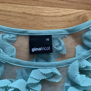 Strl: Xs - Använd 1 gång bra skick och material. Genomskinlig så man behöver ett linne eller en topp under.