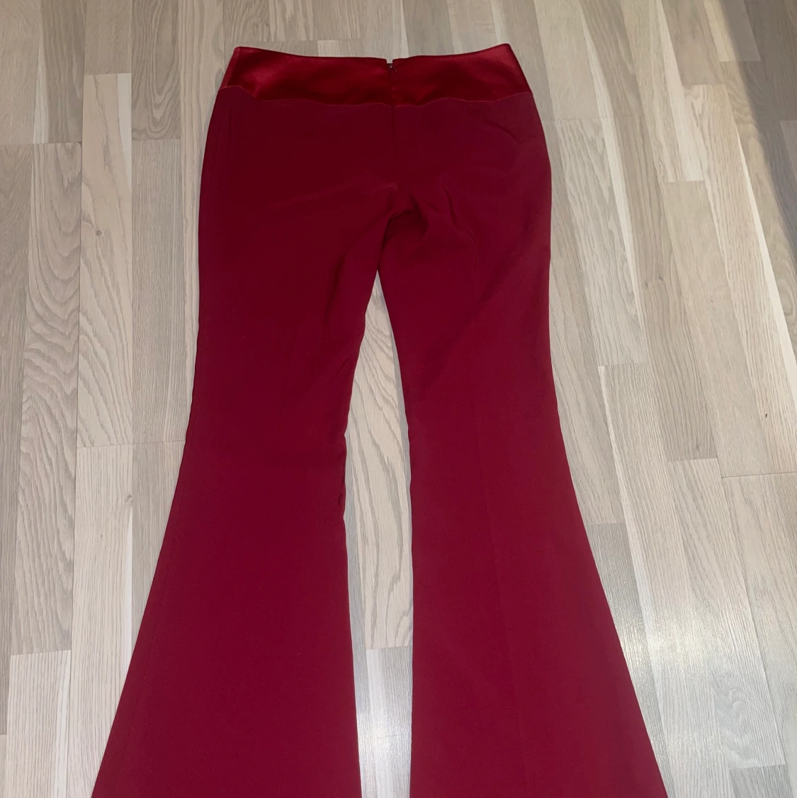 Lågmidjade röda byxor - 90