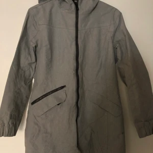 Everest vindjacka grå strl 38 - Everest vindjacka grå strl 38. Pris 400kr + frakt