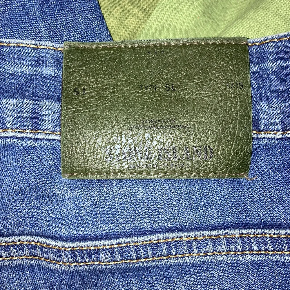 Fräscha stoneisland jeans, strlk W34 L32. Säljer pga för stora för mig. Nypris 2500 kr. Jeans & Byxor.