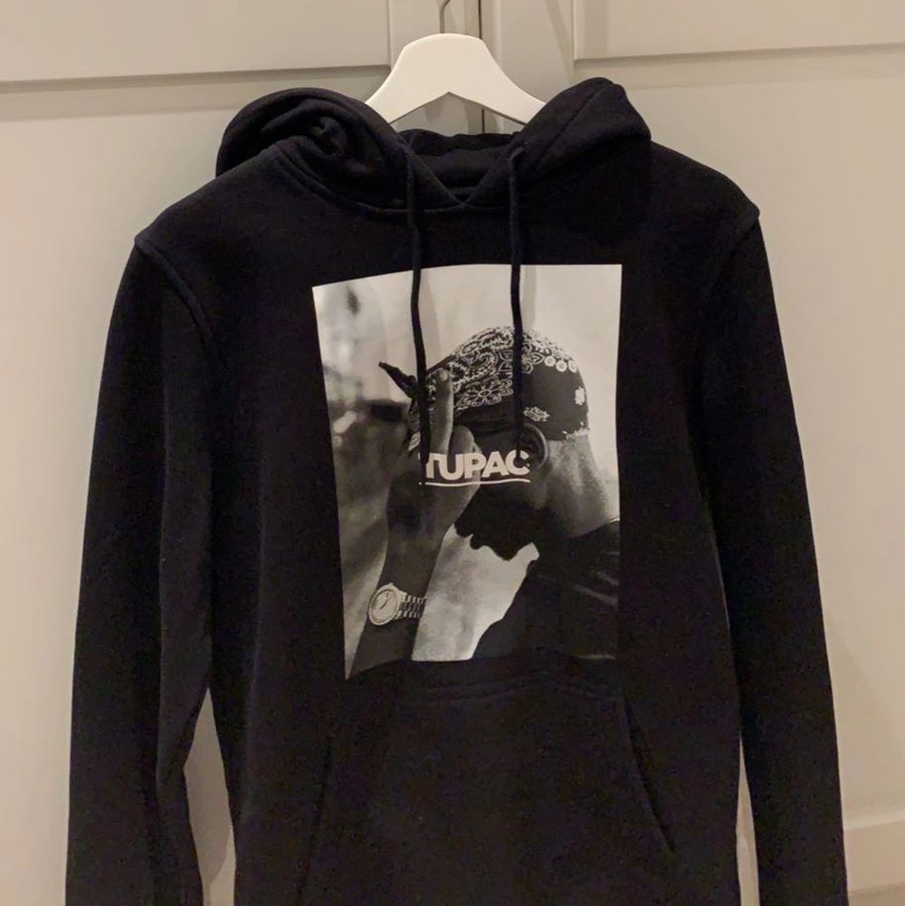 Tupac hoodie - Zara | Plick Second Hand