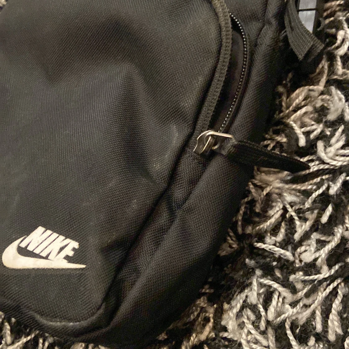 Svart nike axelväska - 91