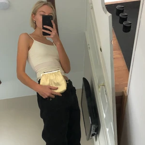 Vintage väska - Vintage väska från okänt märke. Det finns tecken på användning, men den är fortfarande mycket fin och speciell.