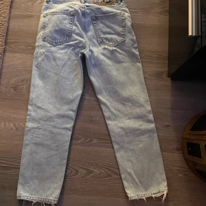 Cheap monday midja 25 - Snygga cheap monday jeans. Använda fåtal ggr. 