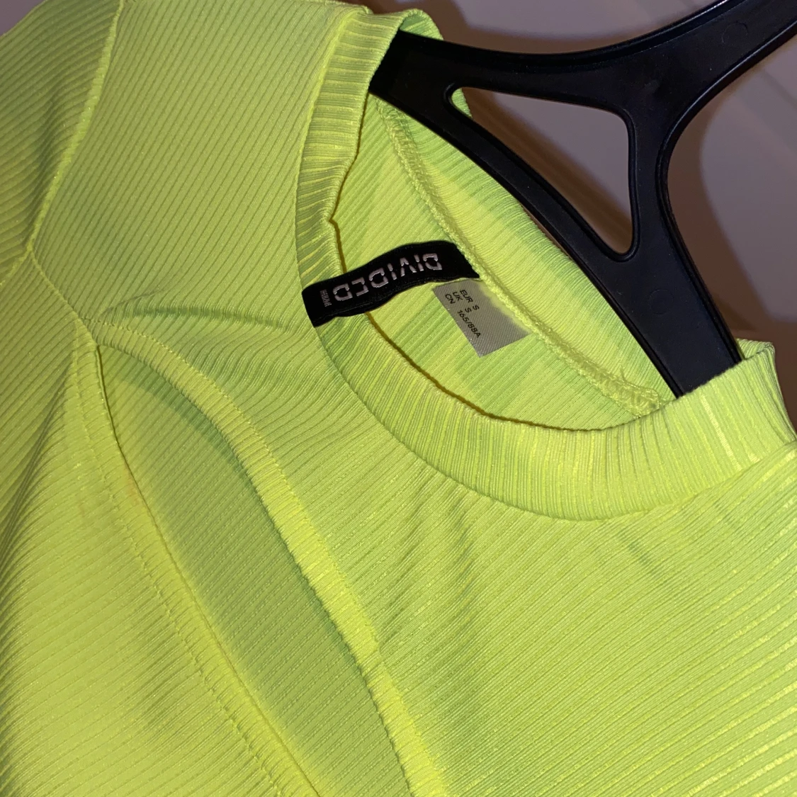 Neon grön tröja från hm, storlek S - 90