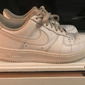 Nike Air Force - Nike air force i använt skick, storlek 38