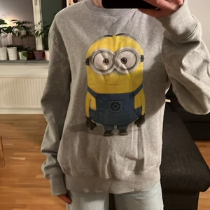 Overaize minion tröja storlek L - Storlek L