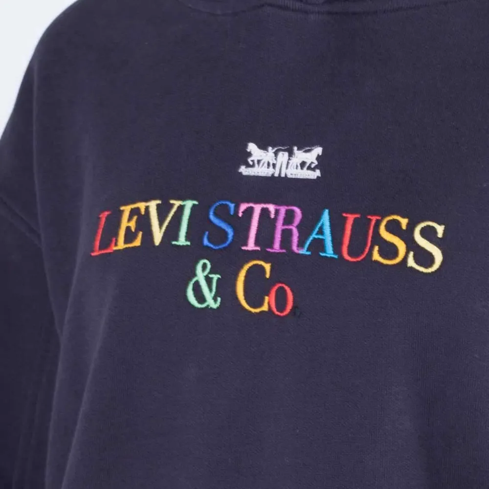 En nästan helt ny speciell Levistrauss & Co hoodie i s! ❤️‍🔥 pris 150 + (frakt). Hoodies.