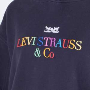 En nästan helt ny speciell Levistrauss & Co hoodie i s! ❤️‍🔥 pris 150 + (frakt)