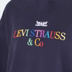 En nästan helt ny speciell Levistrauss & Co hoodie i s! ❤️‍🔥 pris 150 + (frakt)