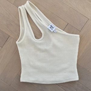 PrincessPolly croptop  - En gullig lite topp från princesspolly perfekt till sommaren 