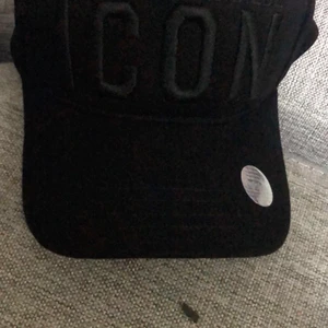  Helt ny Dsquared2 keps - Nyskick jättefin keps för sommaren 