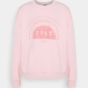 Gina Tricot rosa sweatshirt - Rosa sweatshirt med tryck från Gina Tricot som endast använts en gång 🍉 superfint skick, jätteskön 💓 strl S