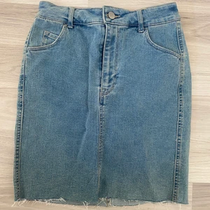 Jeanskjol - Superfin jeanskjol som tyvärr aldrig kommit till användning 