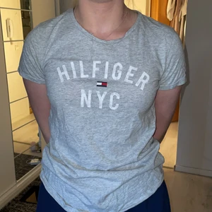 Tommy hilfiger - Knappt använd