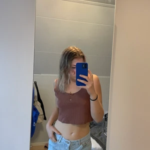 Brun topp - Brun topp från bikbok storlek M/L 50kr+frakt 