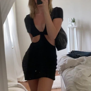 fin klänning - super fin oanvänd klänning! 