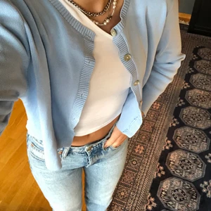 Kofta - Ljusblå kofta från Zara, storlek S. Köpare står för frakten:)