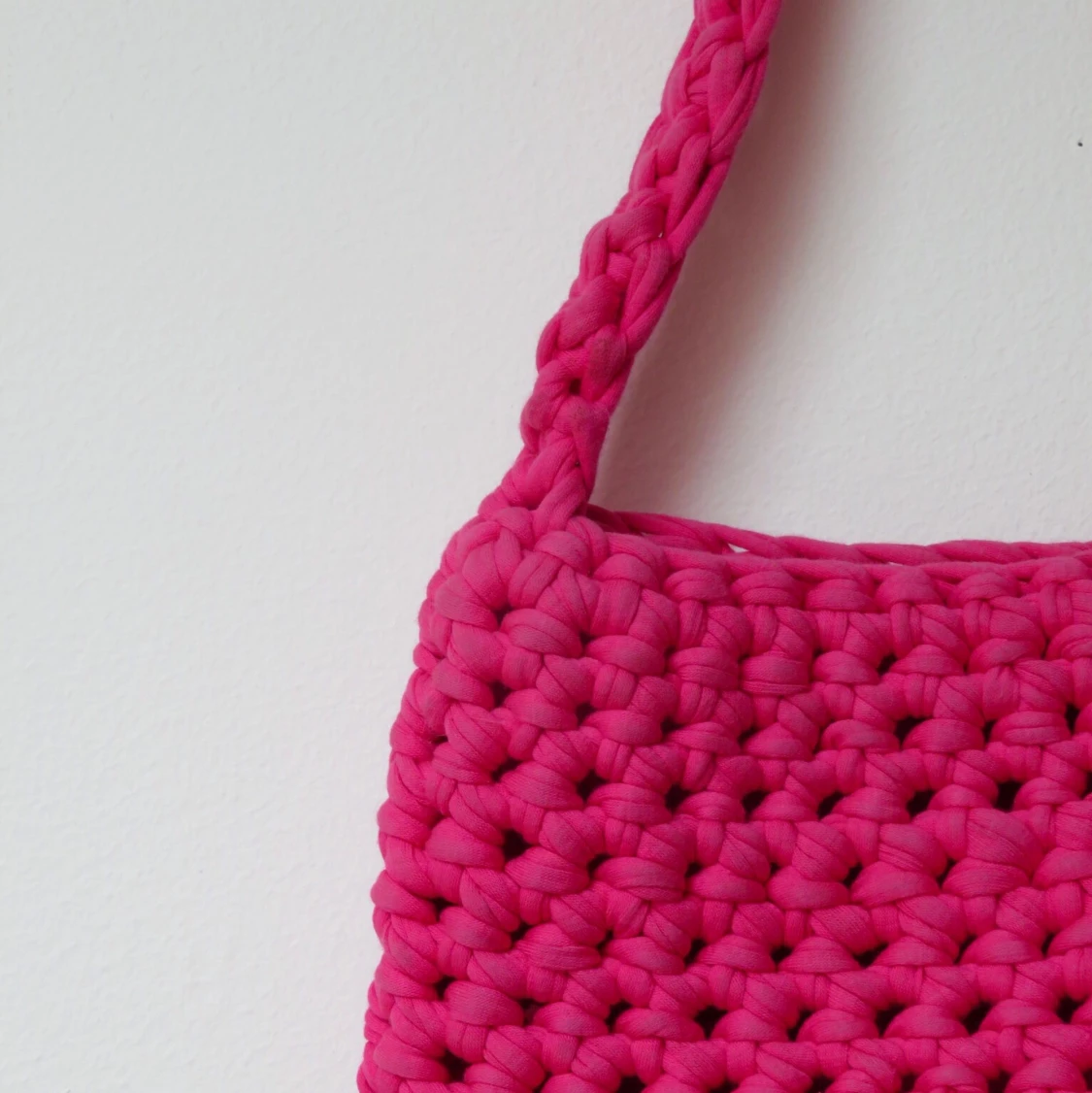 Virkad axelväska rosa  - 90