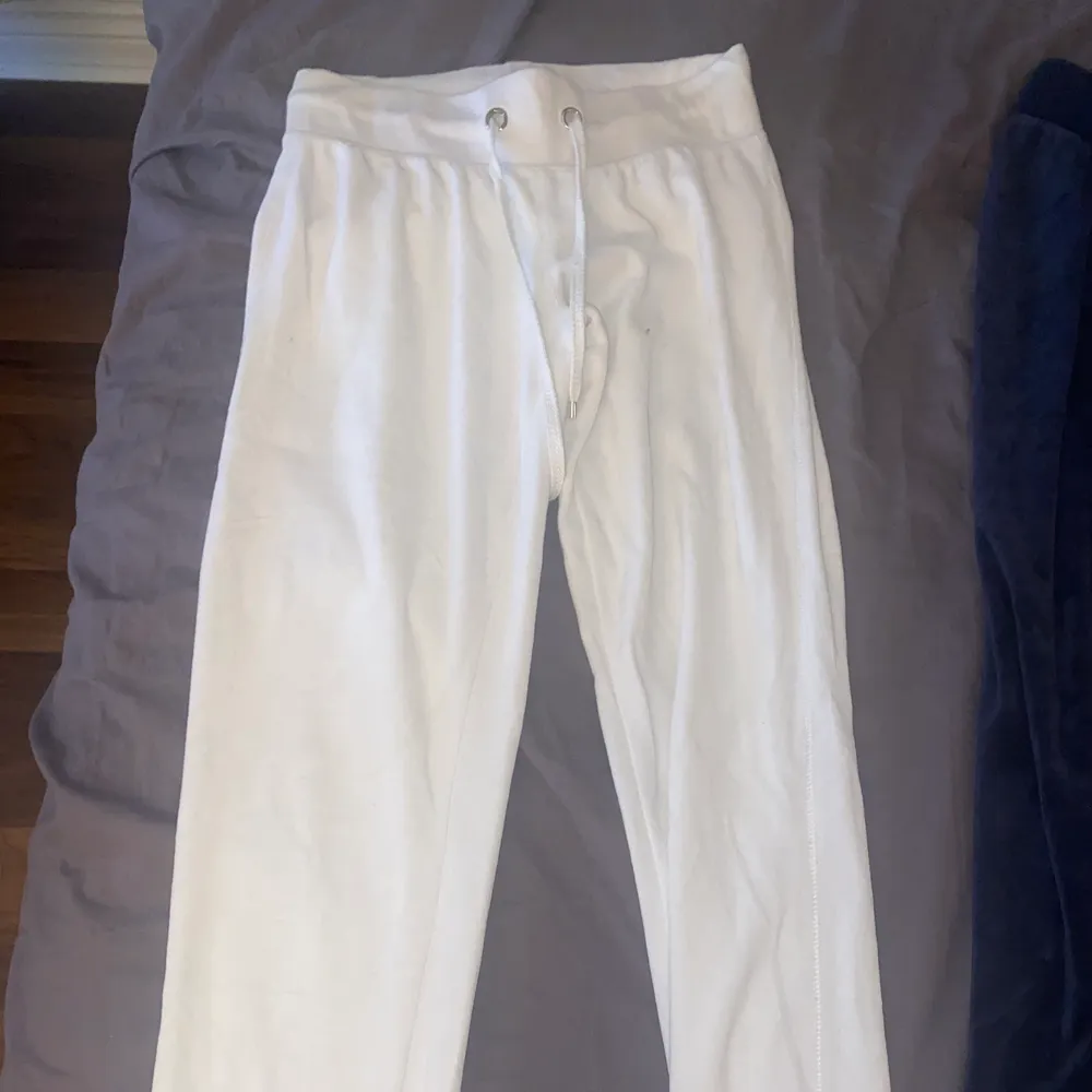 Dem väl kända cubus byxorna i två färger i strl s❤️. Jeans & Byxor.