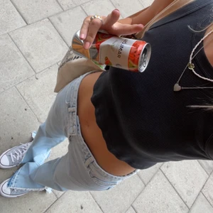 Lowrise split - Tänkte Sälja/göra intresse koll på dessa ursnygga zara jeans med split! Storlek 39 sitter perfekt. Skickar gärna fler bilder privat!❤️