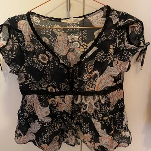 Odd Molly blus - Jättefin blus från Odd Molly, fint skick. Strl 0 (XS). Kolla gärna in mina andra annonser också💕