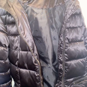 JACKA  - Storlek-XS??? Köpt från HM. Använd 2 gånger. 