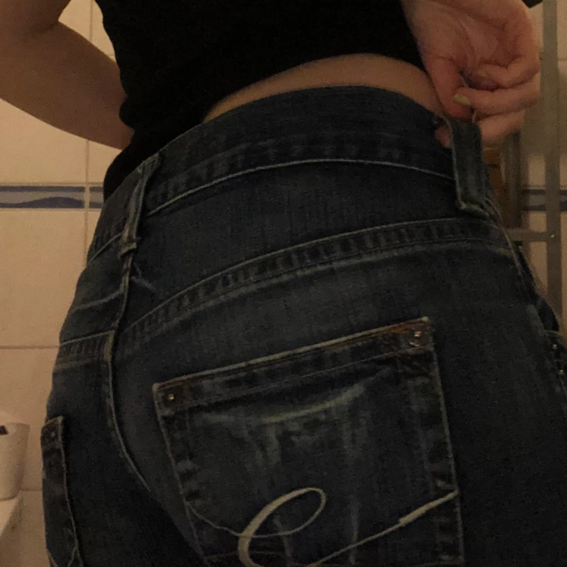 lågmidjade jeans