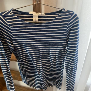 Hm tröja  - Fin randig 