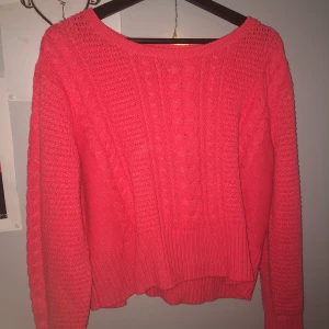 Stickad tröja  - Storlek M/L